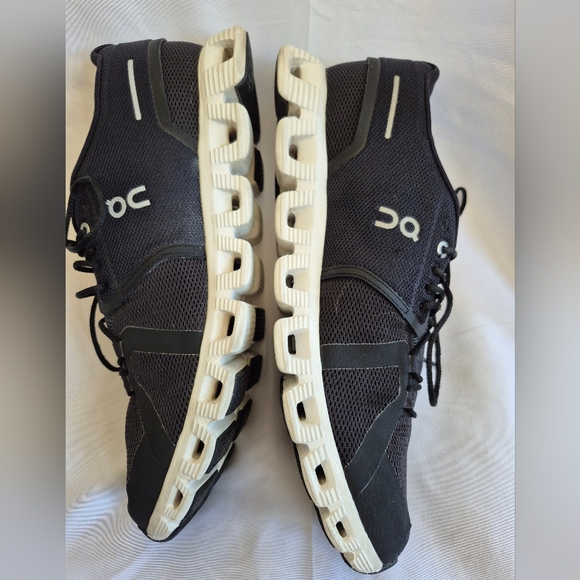 On Cloud Running Shoes M 8.5/W 10 - Picture 3 of 5